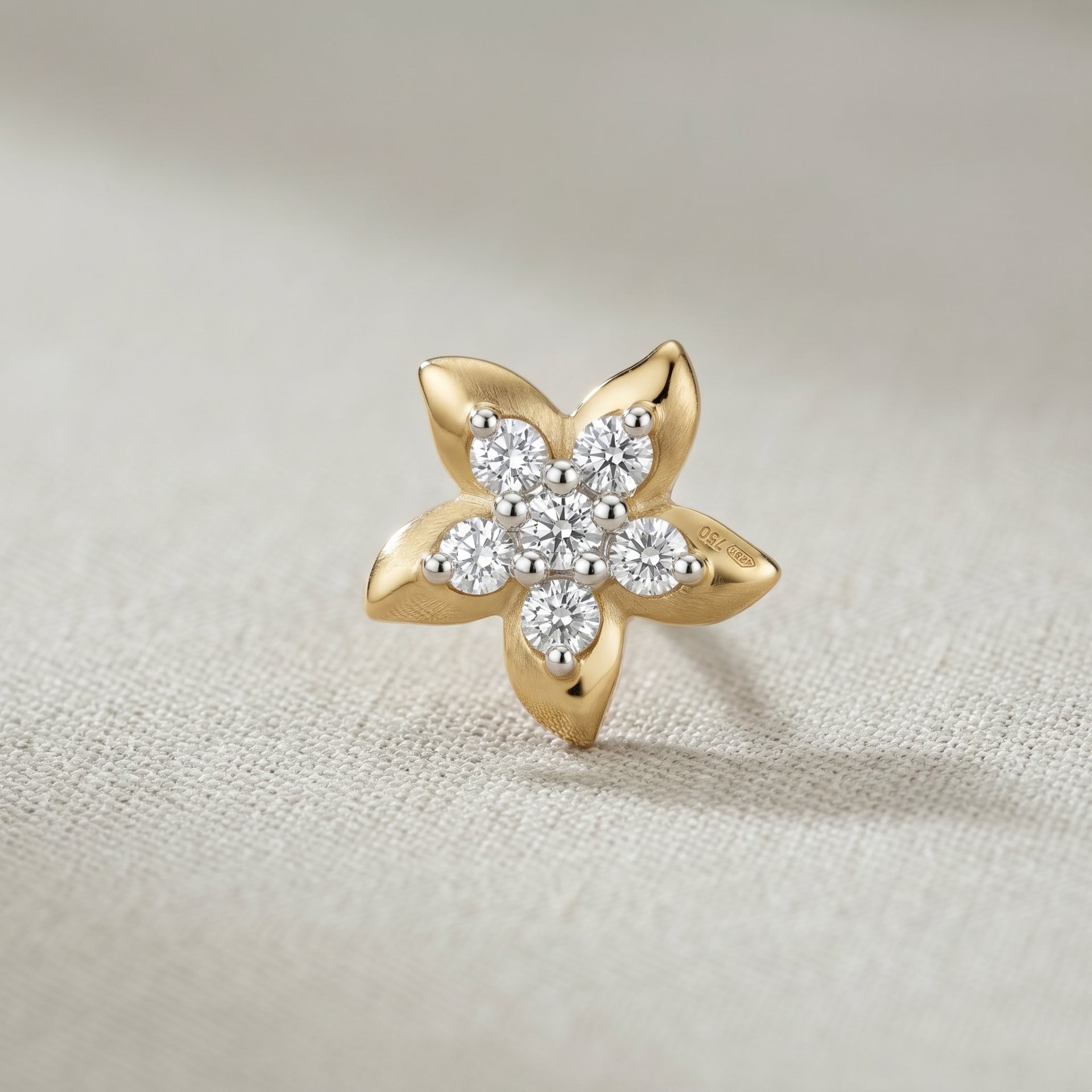 Daisy Glow Lab Grown Diamond Nosepin
