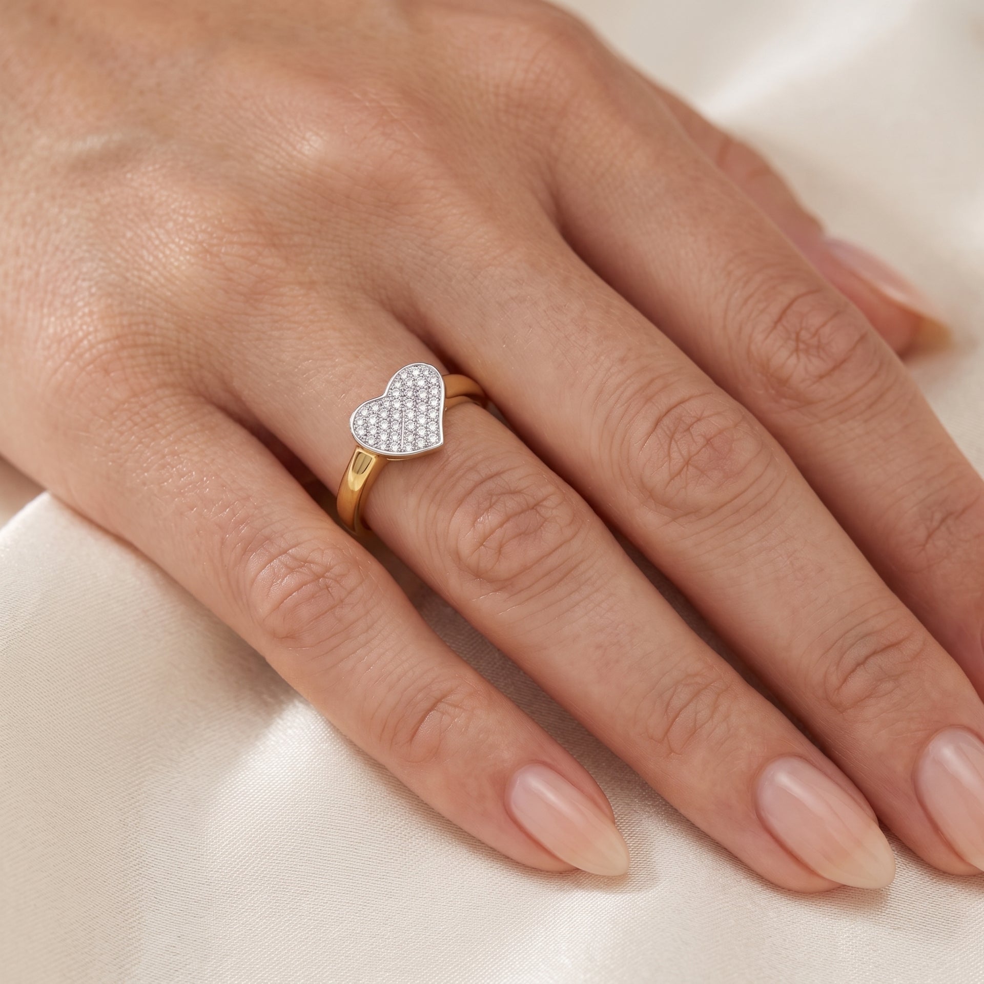 Heartlight Glow Lab Grown Diamond Ring