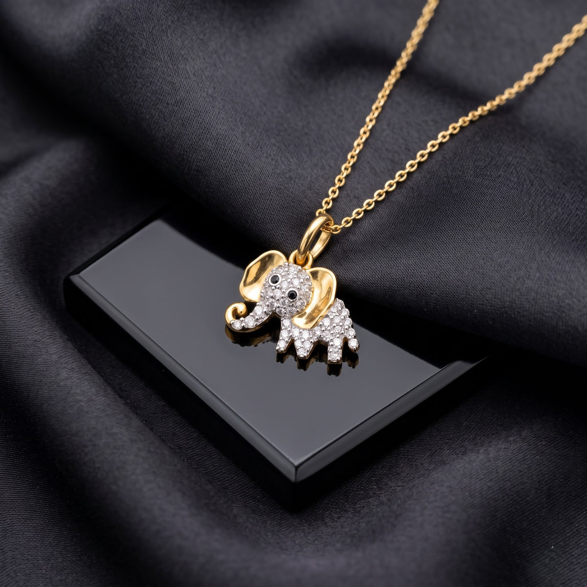 Veyra Tusker Lab Grown Diamond Pendant