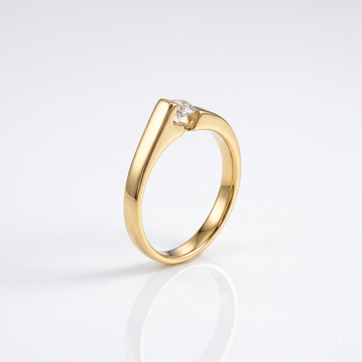 Lunessa Modern Lab Grown Diamond Ring
