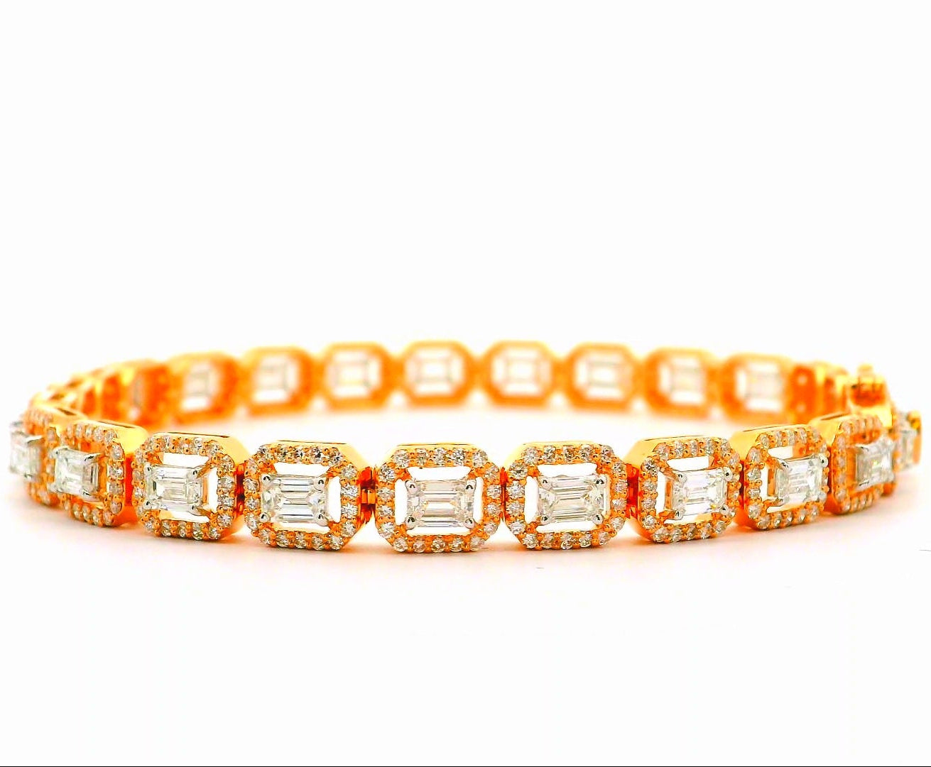 Royal Radiance Emerald Lab Grown Diamond Bracelet