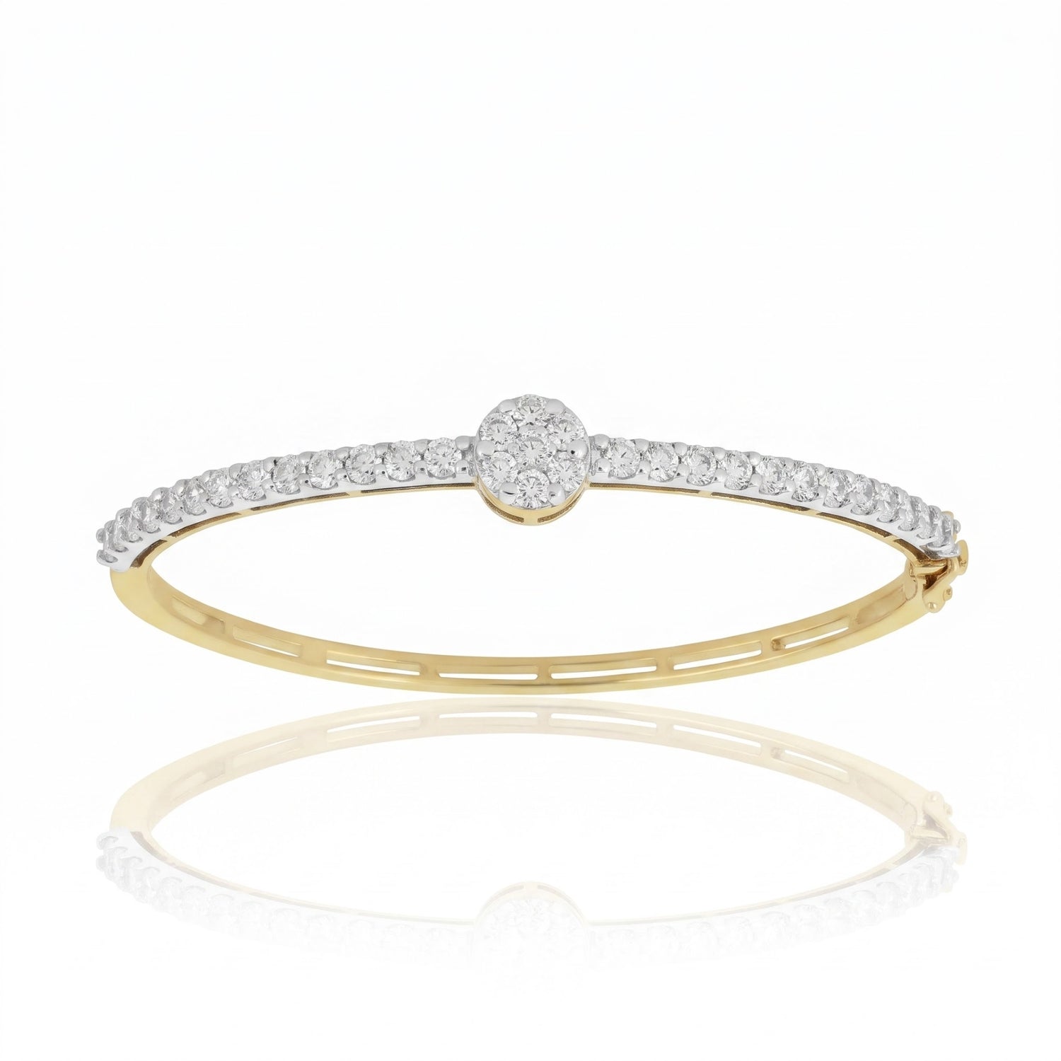 Stardrop Circle Lab Grown Diamond Bangle