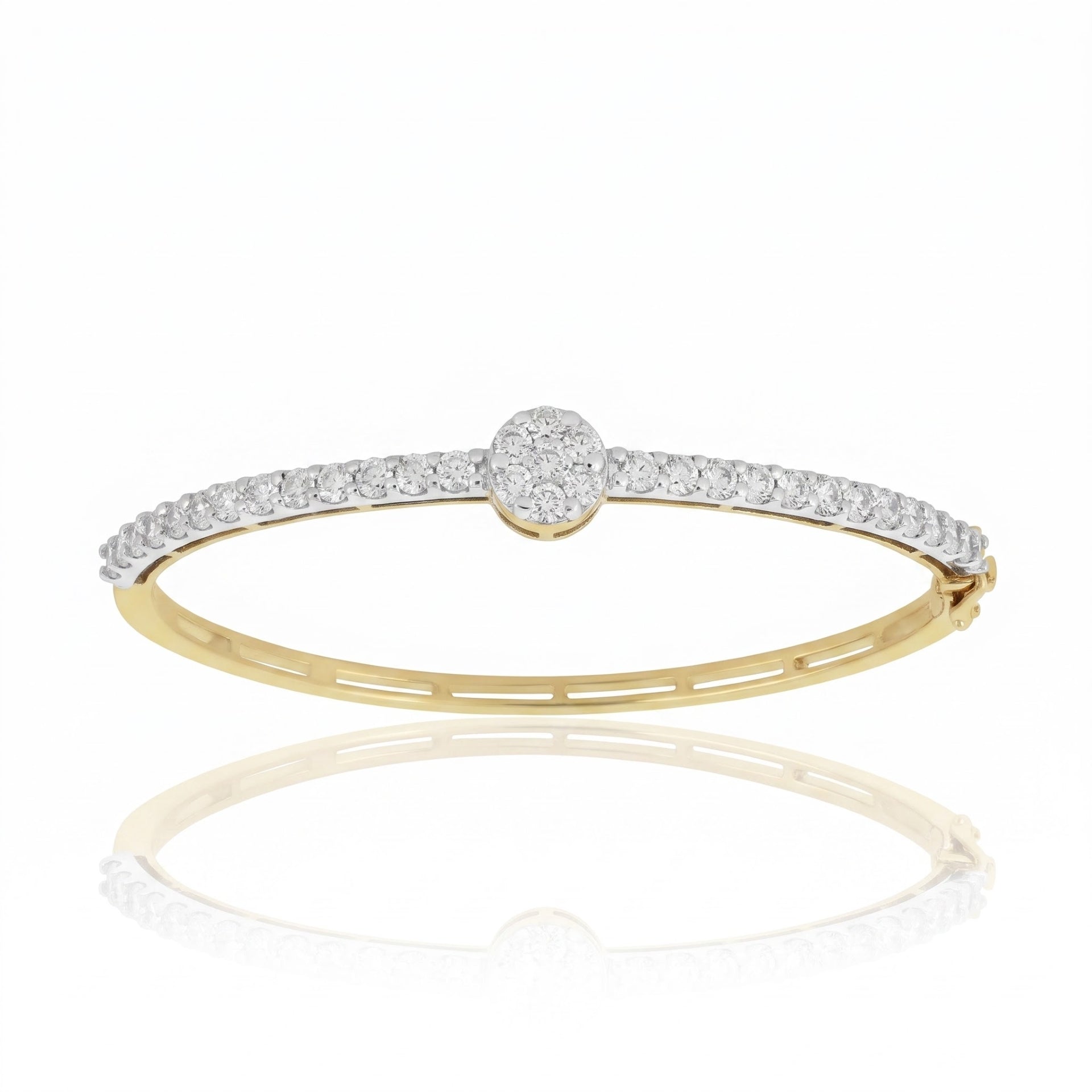Stardrop Circle Lab Grown Diamond Bangle