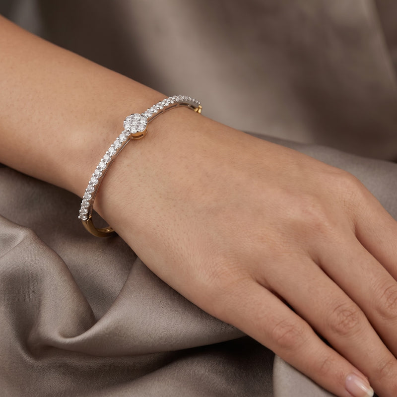 Stardrop Circle Lab Grown Diamond Bangle