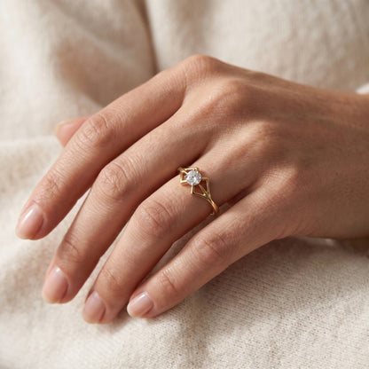 Sculptor’s Loop Lab Grown Diamond Ring