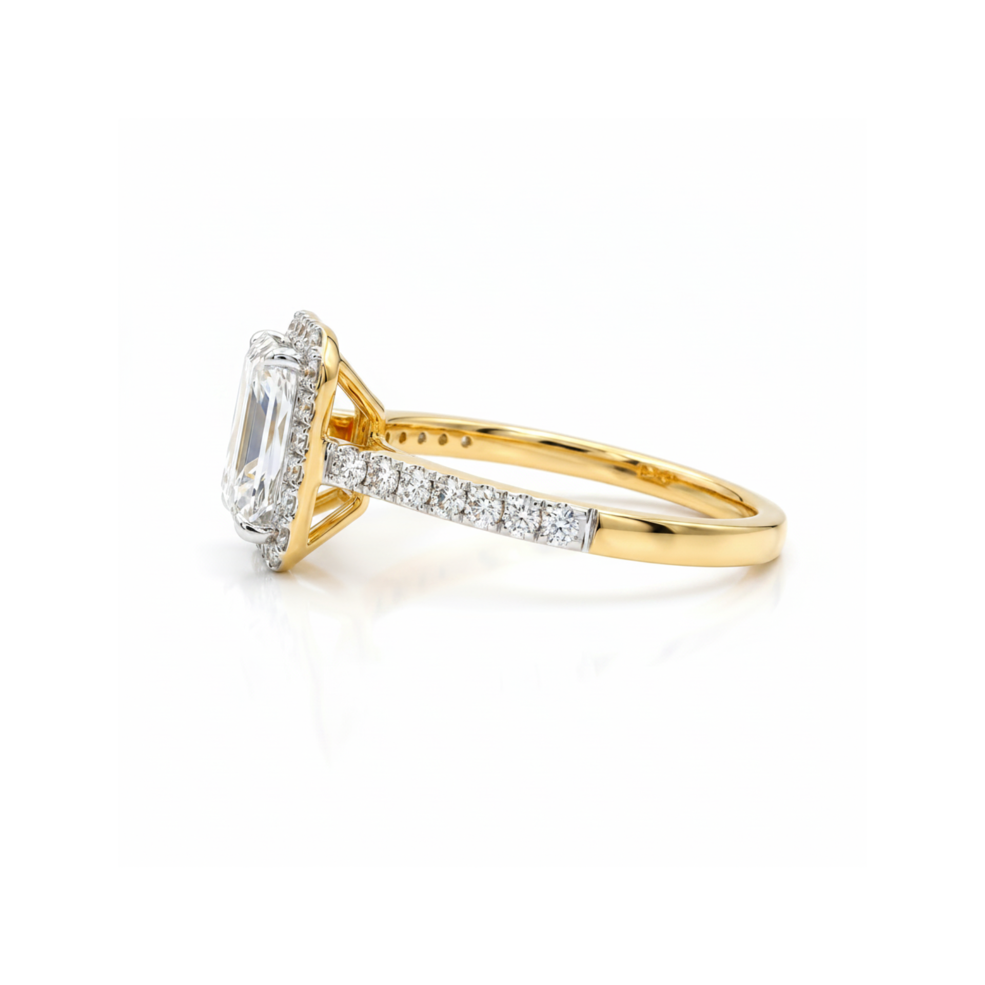 Vista Iconic Solitaire Lab Grown Diamond Ring